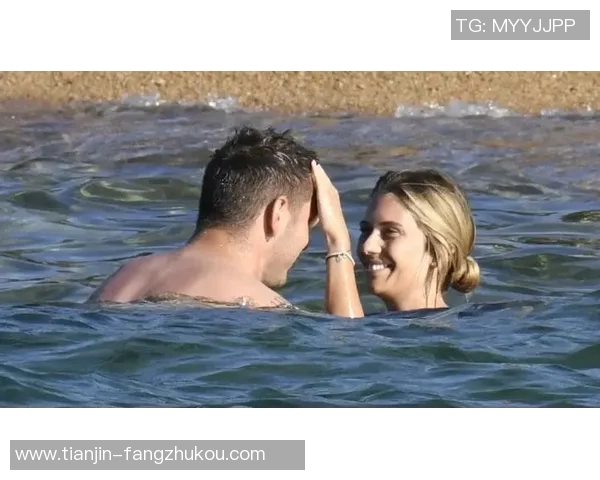 足球球星亲密私生活曝光 揭秘吻痕背后的真相与情感故事